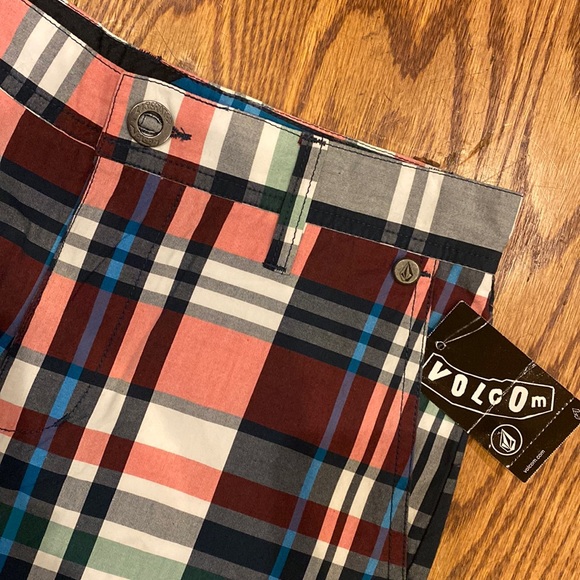 NWT Volcom Mens Shorts Plaid 29” Waist 10” Inseam NEW EASTER - Picture 2 of 10